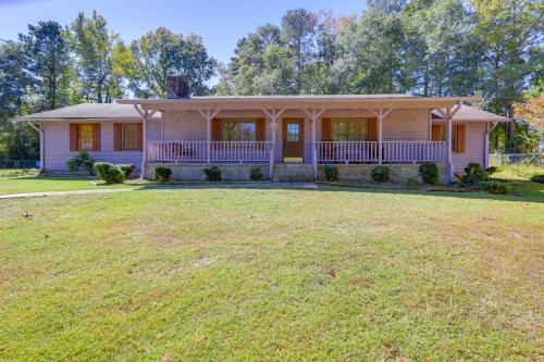 Playground and Grill Pet-Friendly Griffin Getaway!