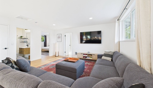 Playground/Hot Tub/Pets OK ~ Remodeled Retreat for 9
