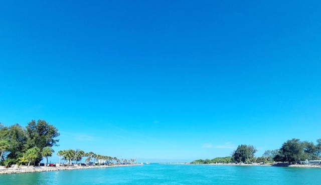 PLAYTIME, Venice Island Yacht living and Cruise