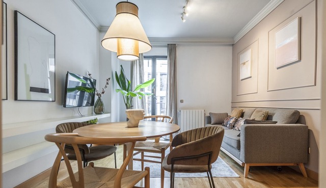 Plaza de Cibeles II-Cozy Apartment in Madrid City Center