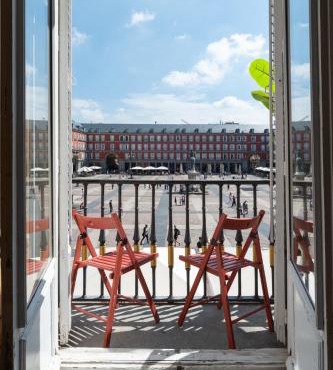 PLAZA MAYOR groups by MONARO*