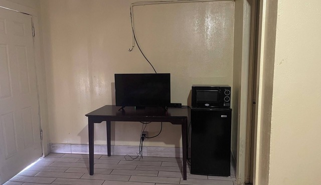 Plaza Motel