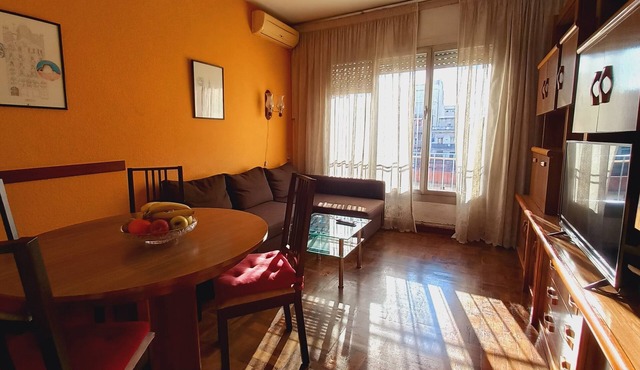 Plaza Universitat Apartment