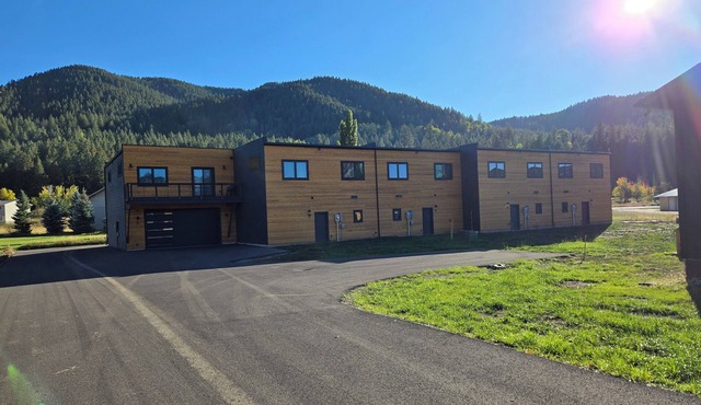 Pleasant 2-bd 1.5 ba townhome in Alpine