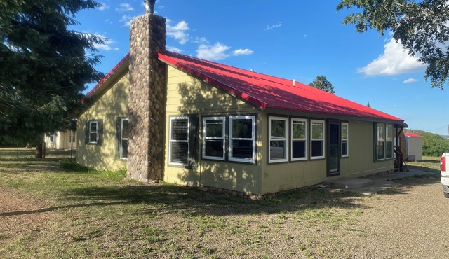 Pleasant 2-bedroom cottage in Weston perfect for a relaxing getaway