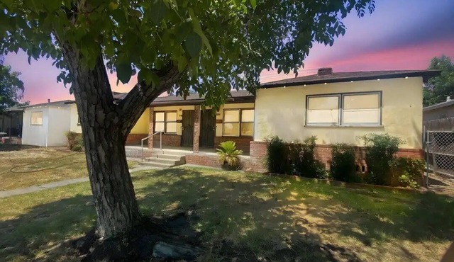 Pleasant 2-bedroom duplex in charming Modesto