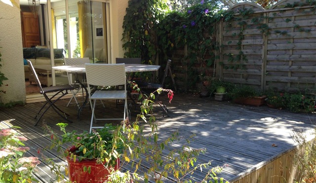 Pleasant and quiet house in Laroque Timbaut
