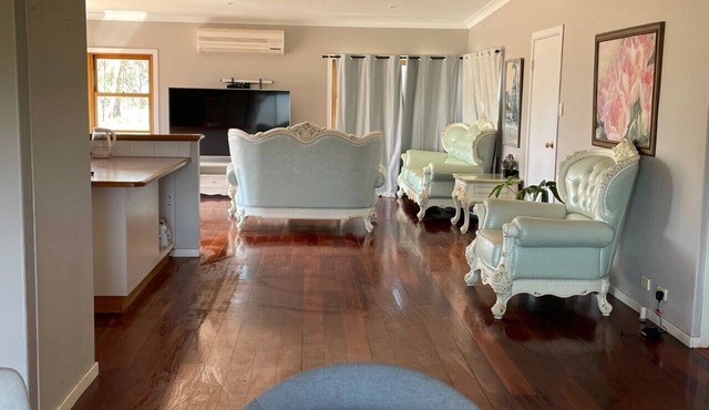 Pleasant and quiet hunter valley olive tree farm stay