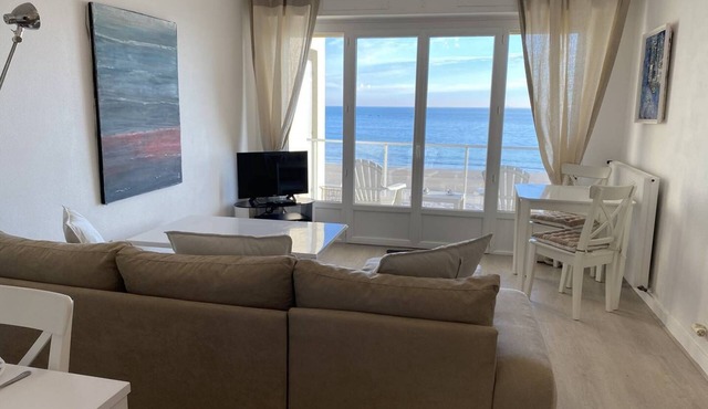 Pleasant apartment with sea view for 4 people