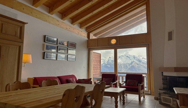 Pleasant apartment with balcony