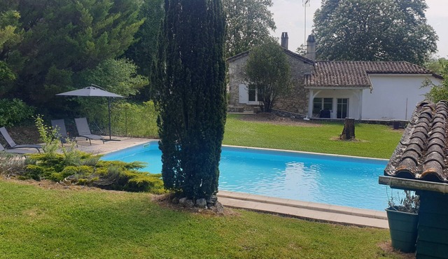Pleasant bed and breakfast "Maddy" at Clos de Parranquet.