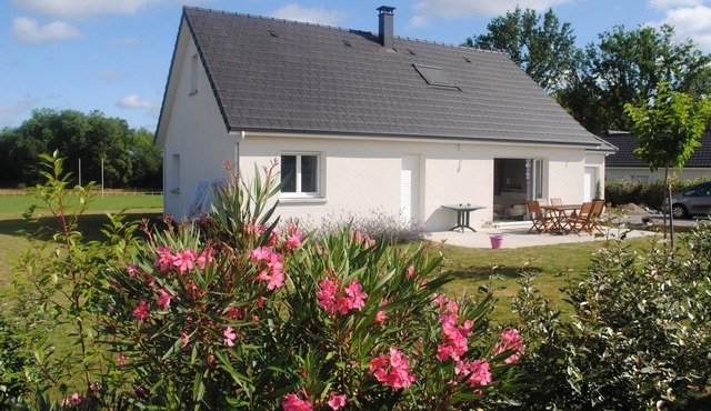 Pleasant contemporary house between the ocean and the Pyrenees.