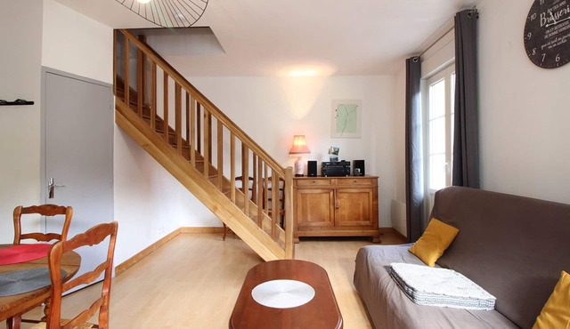 Pleasant Duplex Apartment Near Town Center