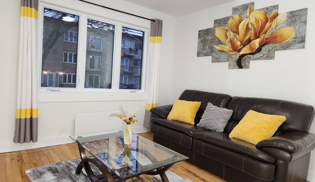 Pleasant environment nearby: metro, bus, restaurants, cross-country skiing, bike paths