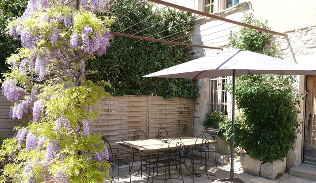 Pleasant Provencal Mas with pool and jacuzzi at St Etienne du Grès - 6 people