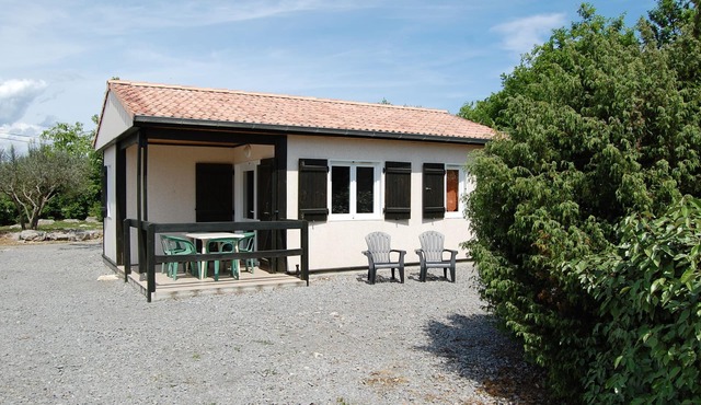 Pleasant gîte with all comforts, in the heart of nature, swimming pools, playground, tennis court