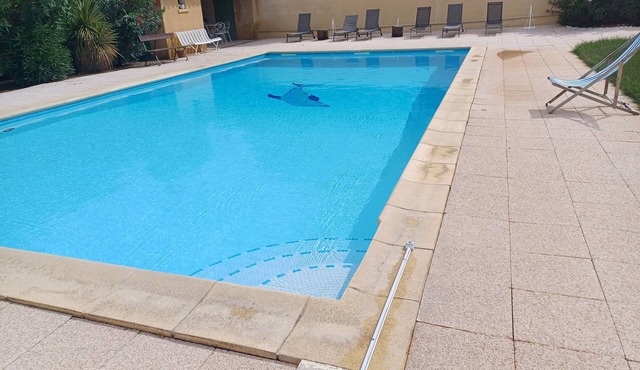 Pleasant gite with shared pool just outside Uzes