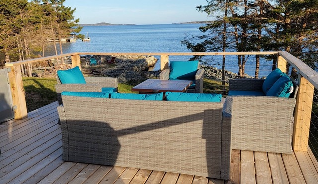 Pleasant Harbour Oceanfront Hot-tub -Outdoor Sauna -Kayaks