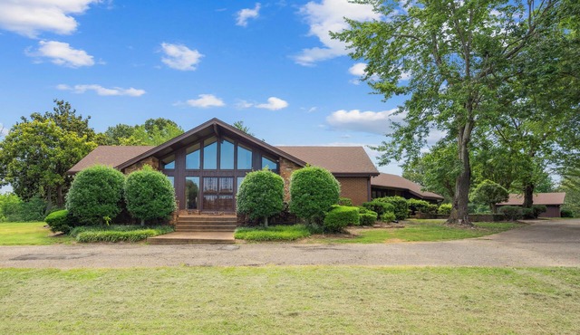 Pleasant Hill Estate