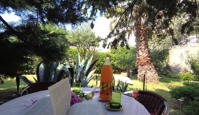 Pleasant holiday apartment with terrace in Pag