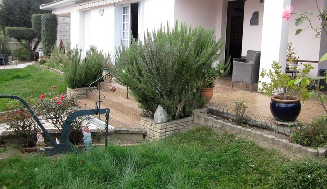 PLEASANT HOLIDAY RENTAL HOUSE EDGE OF ADOUR