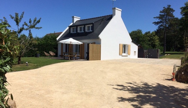 pleasant house for 6 with heated swimming pool