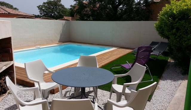 Pleasant house in a pretty wine village of Pézenas/Nizas with swimming pool