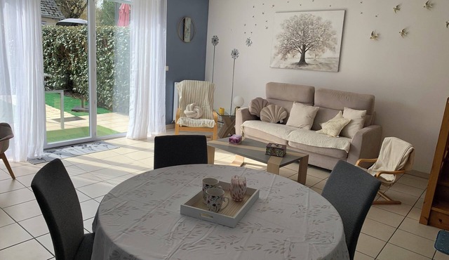 Pleasant house, pool access in summer season.