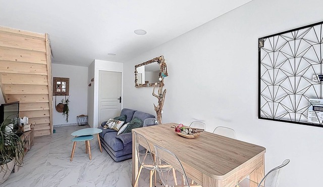 Pleasant house sleeps 6