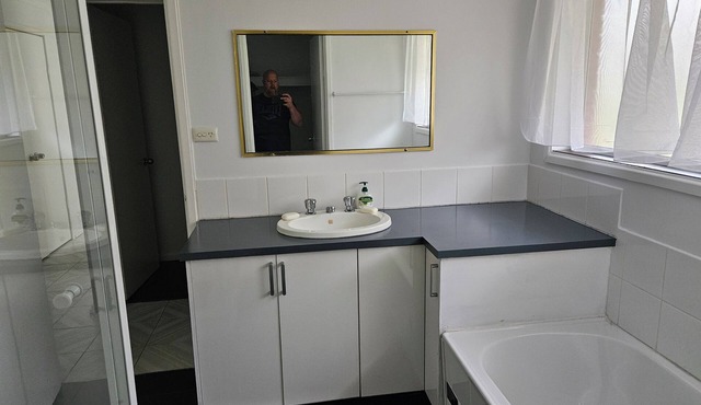 Pleasant house with AC in a quiet area. Newly reno.