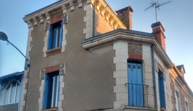 pleasant house with courtyard and garden near shops in Hautefort