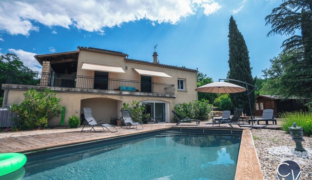 Pleasant house with swimming pool near the Cévennes.