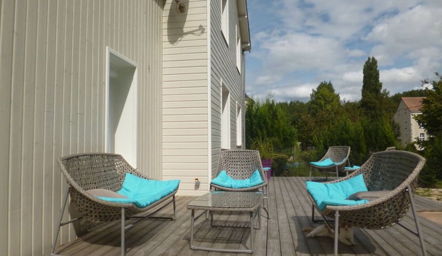 Pleasant house with private swimming pool heated in July and August