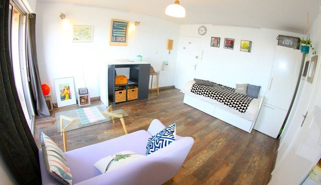 Pleasant Large Studio with Sea View