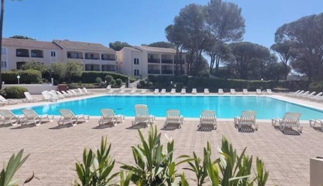 PLEASANT LITTLE STUDIO IN SAINT-RAPHAËL