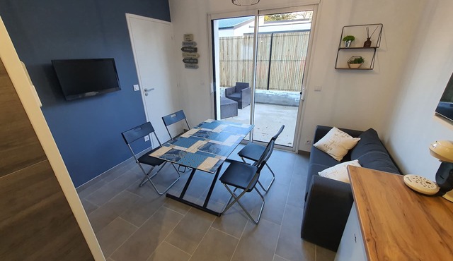 Pleasant micro house (Studio) with terrace near sea (5km)