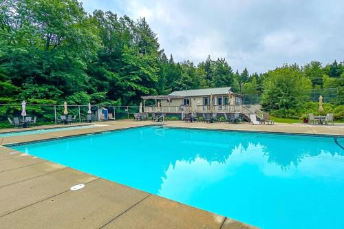 Pleasant Mountain Ski Chalet