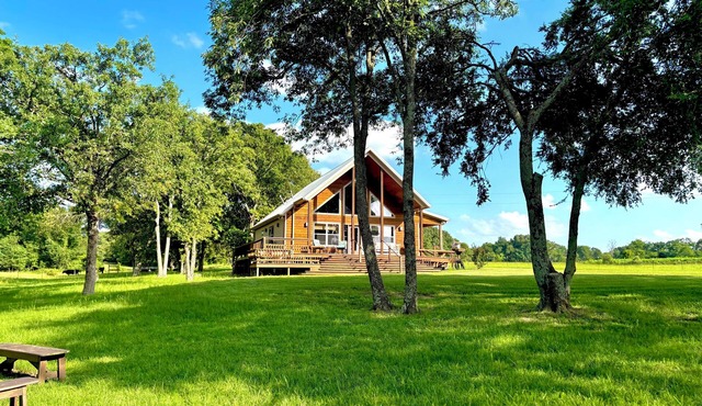 PLEASANT PLACE GETAWAY n2 BEDROOM, LOFT with stairs, 2 BATHROOMS
