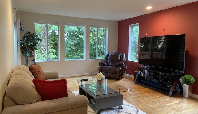 Pleasant Private Home on Beacon Hill with AC.