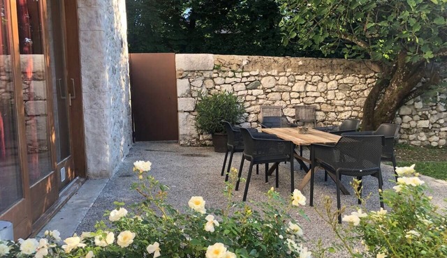 Pleasant, quiet accommodation close to a waterfall