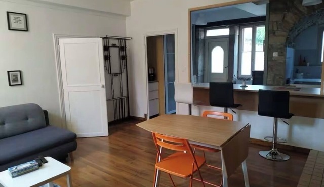 Pleasant, quiet apartment on the heights of Dijon, panoramic view 100m away!