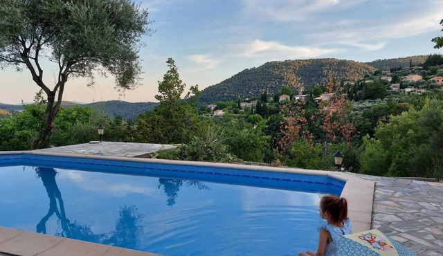 Pleasant renovated vacation home in a relaxing setting.