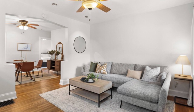 Pleasant Ridge 1 BR ~ Parking ~ Screened-In Porch