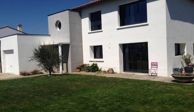 Pleasant, spacious and bright house 800m from the beach
