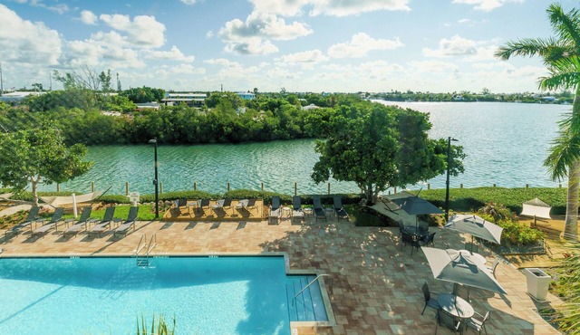 Pleasant Stay, Convenient Location! Convenient Room w/2 Queen Beds, Pool