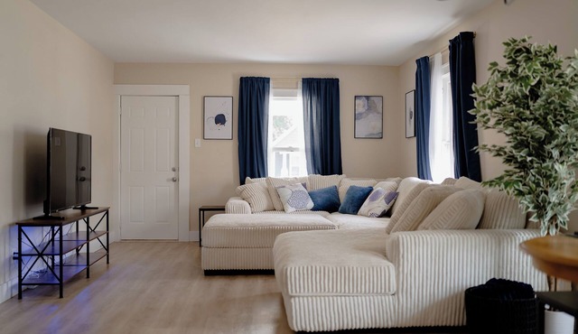 Pleasant stay on Pleasant Street!