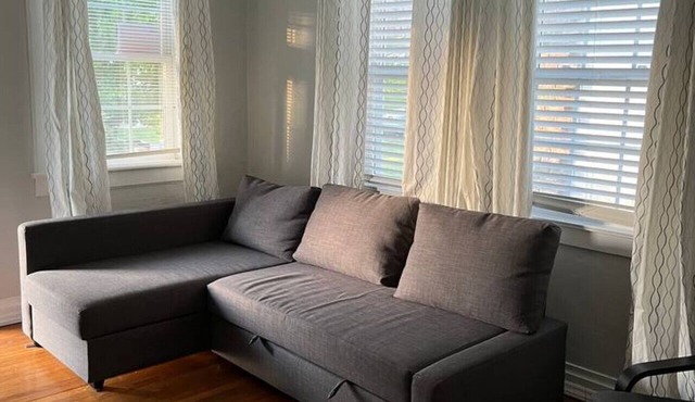 Pleasant stay with 2 bedrooms & plenty of parking