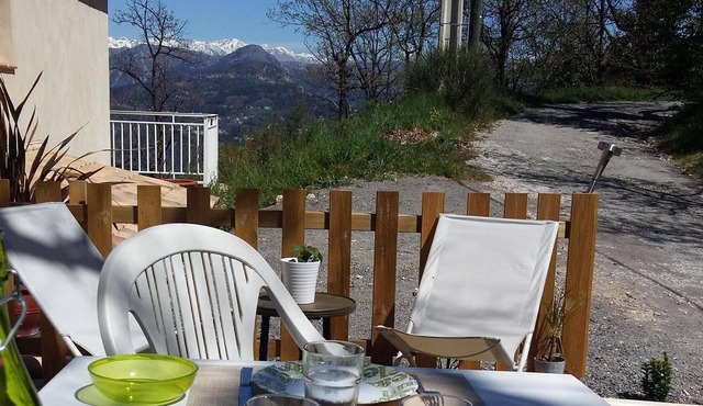 Pleasant studio, between sea and mountains, near Nice