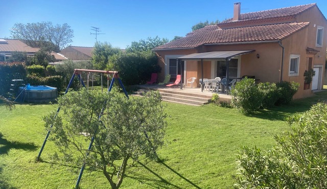 Pleasant, sunny 6-bed villa