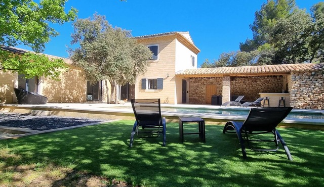 Pleasant vacation home with heated pool